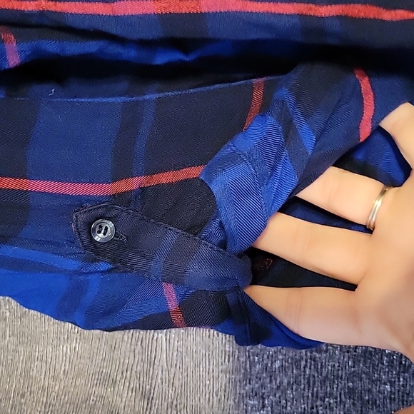 a.n.a Button up ❤💙 - Picture 3 of 7